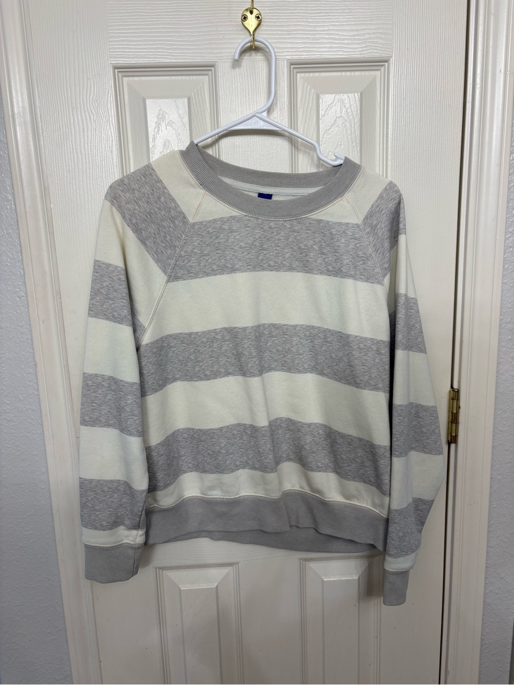 Womens Crewneck Stripe Sweater - Gray & Cream